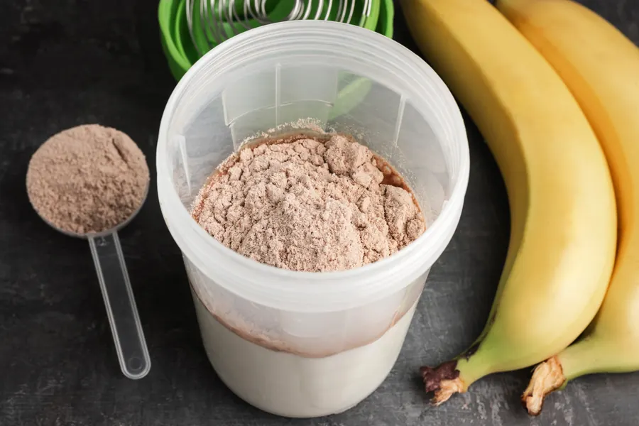 Fruta deshidratada en polvo con medidor y cambures